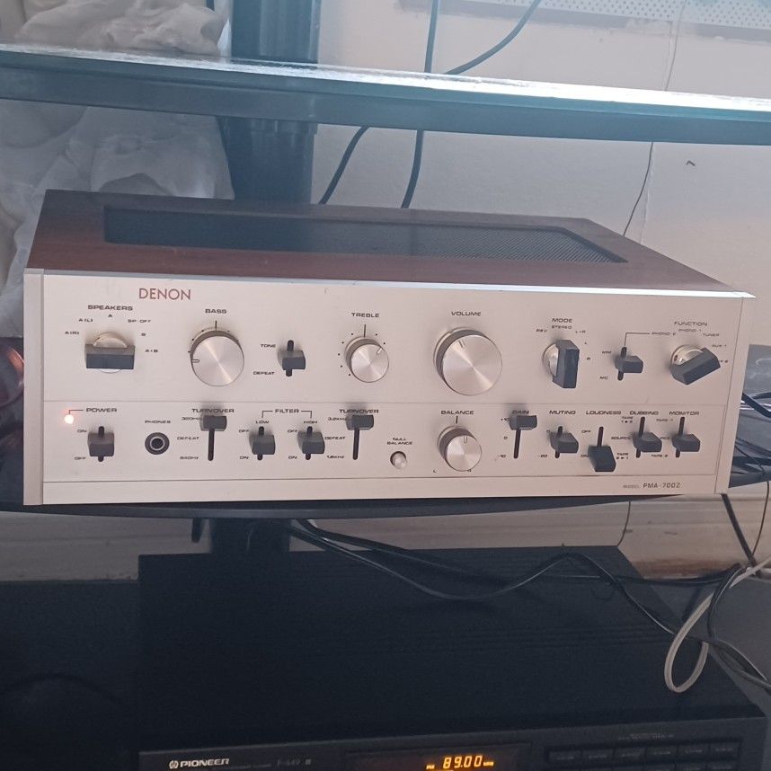 Denon PMA-700Z Amplifier Receiver High Fi Audiophile DJ Vintage Amplifier Technics Marantz Kenwood Macintosh