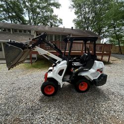 2021 Bobcat L23 Articulated Loader — Low Hours, New Tires 