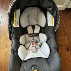 Chicco Bravo 3-in-1 Trio Travel System, Quick-Fold Car Seat with KeyFit 30 for Infant