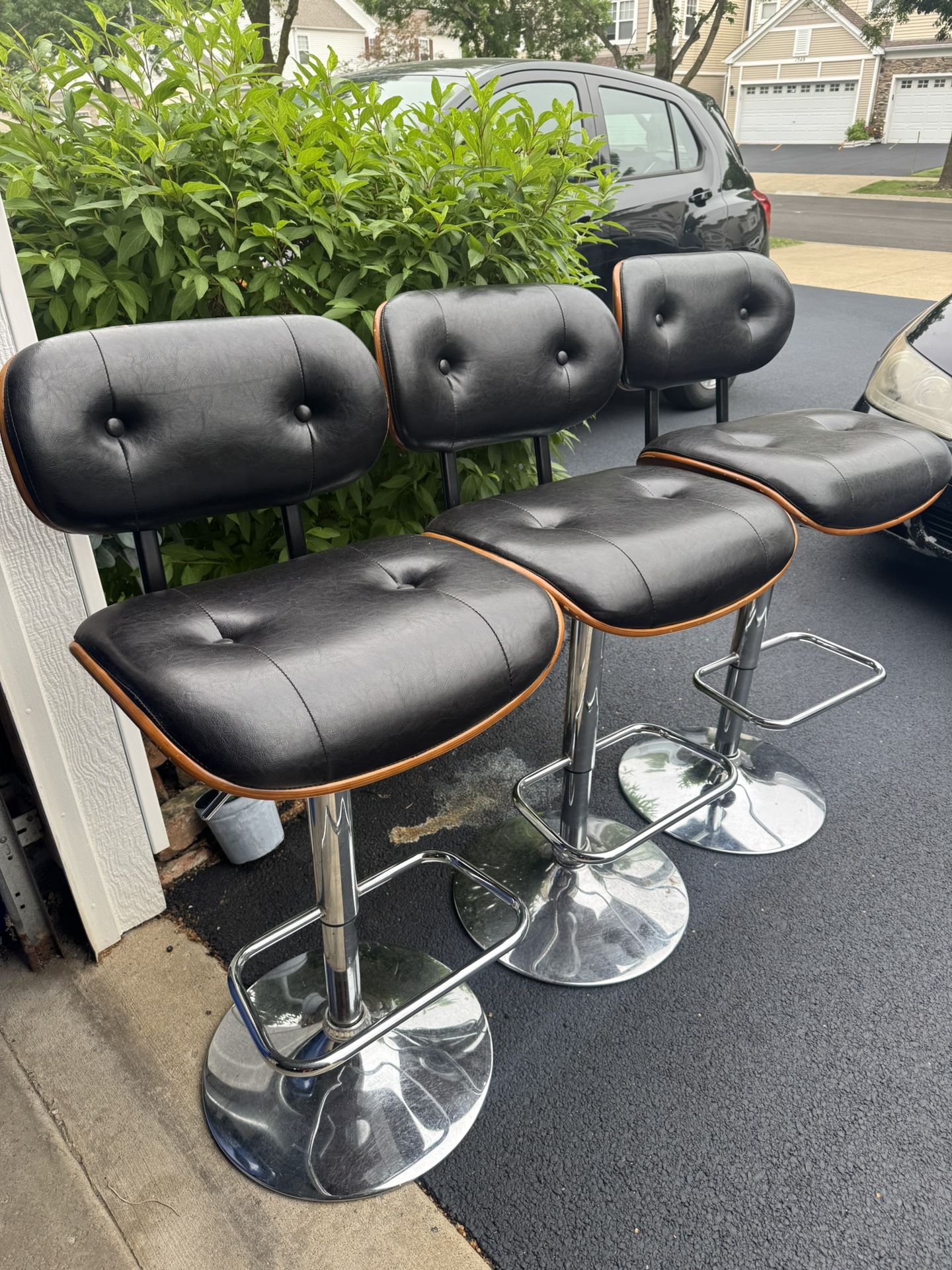 3 Bar Stools
