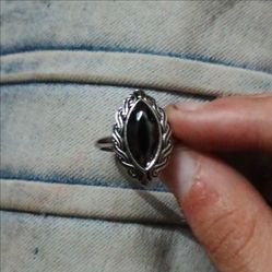 Avon Vintage Silver Tone Marquise Black Stone Cocktail Ring Size 7.5