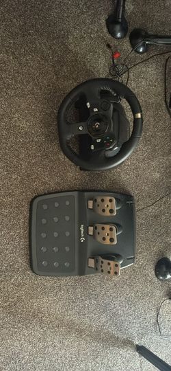 LOGITECH G920 DRIVING FORCE GAMING WHEEL
