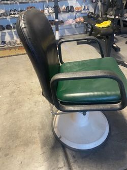 Barber chair green