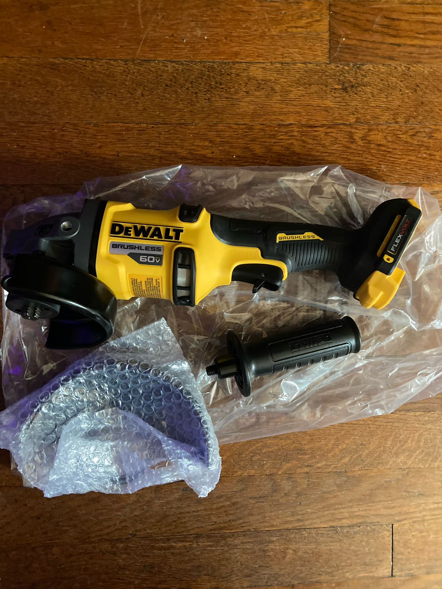 BRAND NEW Dewalt Flexvolt 4.5/6” Grinder NEVER USED