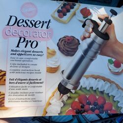 Wilton Dessert Decorator Pro  Nib