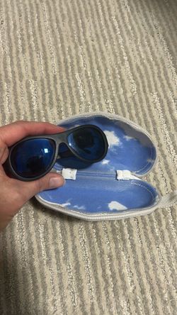 Babiators polarized sunglasses age 3-7 and case
