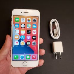 iPhone 7 - UNLOCKED - Like New  
