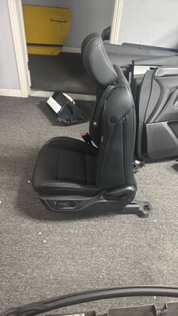 2024 Ford Mustang Driver Seat Full Set