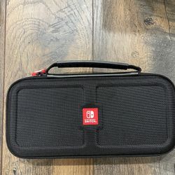  Nintendo Switch Game Traveler Deluxe Travel Case - black 