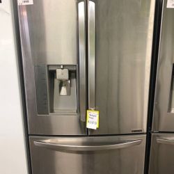 LG Stainless Steel Counter Depth French Door Refrigerator Z690P