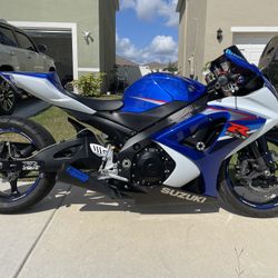 Beautiful Suzuki GSXR-1000 In Excellent Condition 