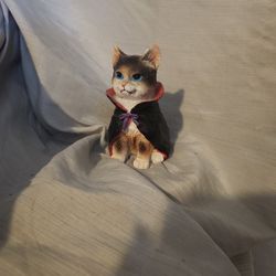 Vampire KITTY FIGURINE DECOR 
