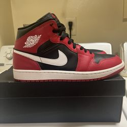 Air Jordan 1 Mid