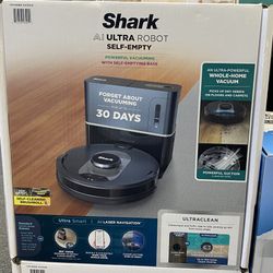 SHARK AI ULTRA ROBOT 