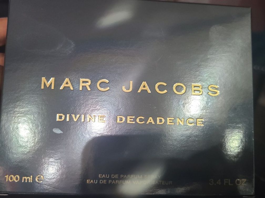 Marc Jacobs Divine Decadence 3.4 Fl.oz