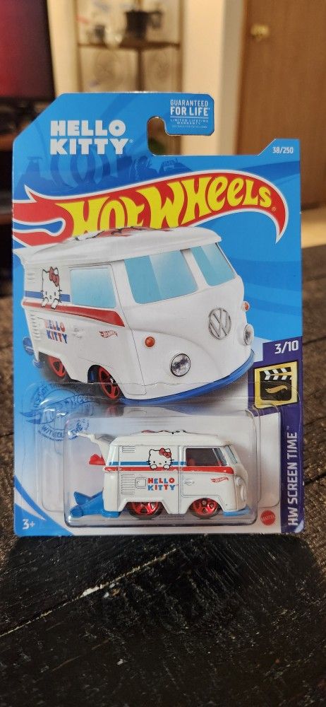 Hot Wheels Hello Kitty Kool Kombi!