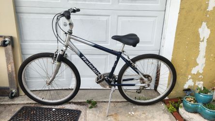 26" Raleigh SC40 Comfort Hybrid Mountain Bicycle Bike Works Good, NEW CHAIN