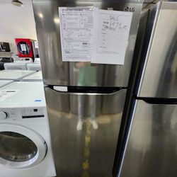 LG Mini Refrigerator 