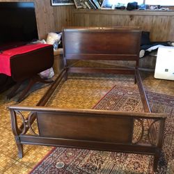 Sleigh Bed - Antique Kindel Full Size