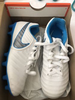 Little Kids Soccer Cleats/Tachones de niños chiquitos 11c