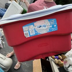 Rubbermaid cooler