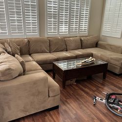 Large U-Shape Sectional Couch