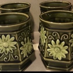 4 Vintage Matching Mugs 