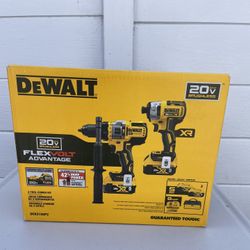 FLEXVOLT Advantage (2 ) Tool  Combo  Impact/ Hammer, Batteries, Charger & Bag