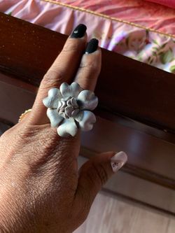 Anillo con una rosa comprado en Ma’cys