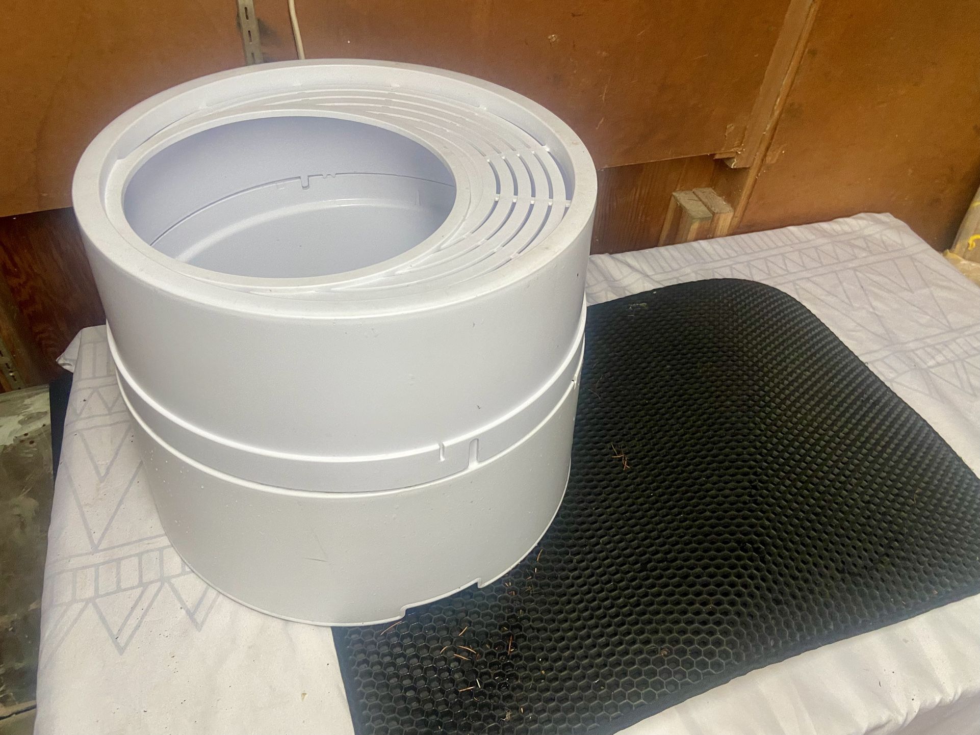 Litter Box and Mat (top Entrance)