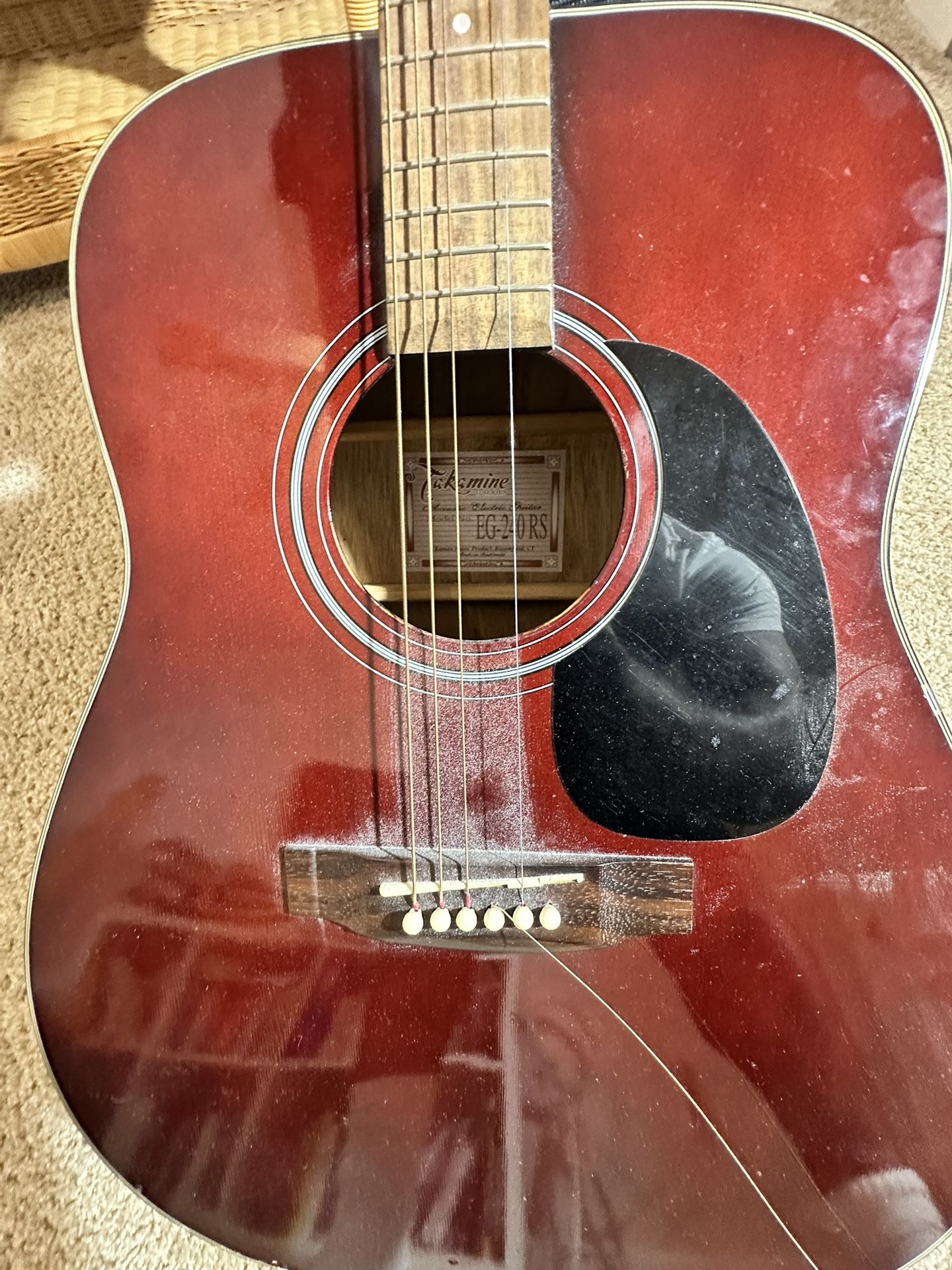 🎸 Takamine Acoustic-Electric – Needs Strings, Plays Great! 🎸 Guitarra Takamine Electroacústica – ¡Solo Necesita Cuerdas!