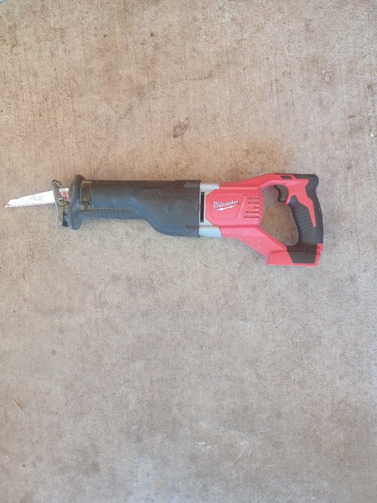 Milwaukee M18 Sawzall