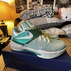 Nike KD 4 Easter Size 10 Brand New
