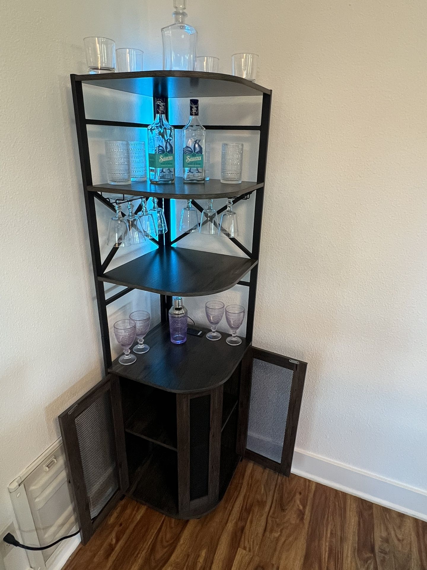 Bar & Alcohol Cabinet//New