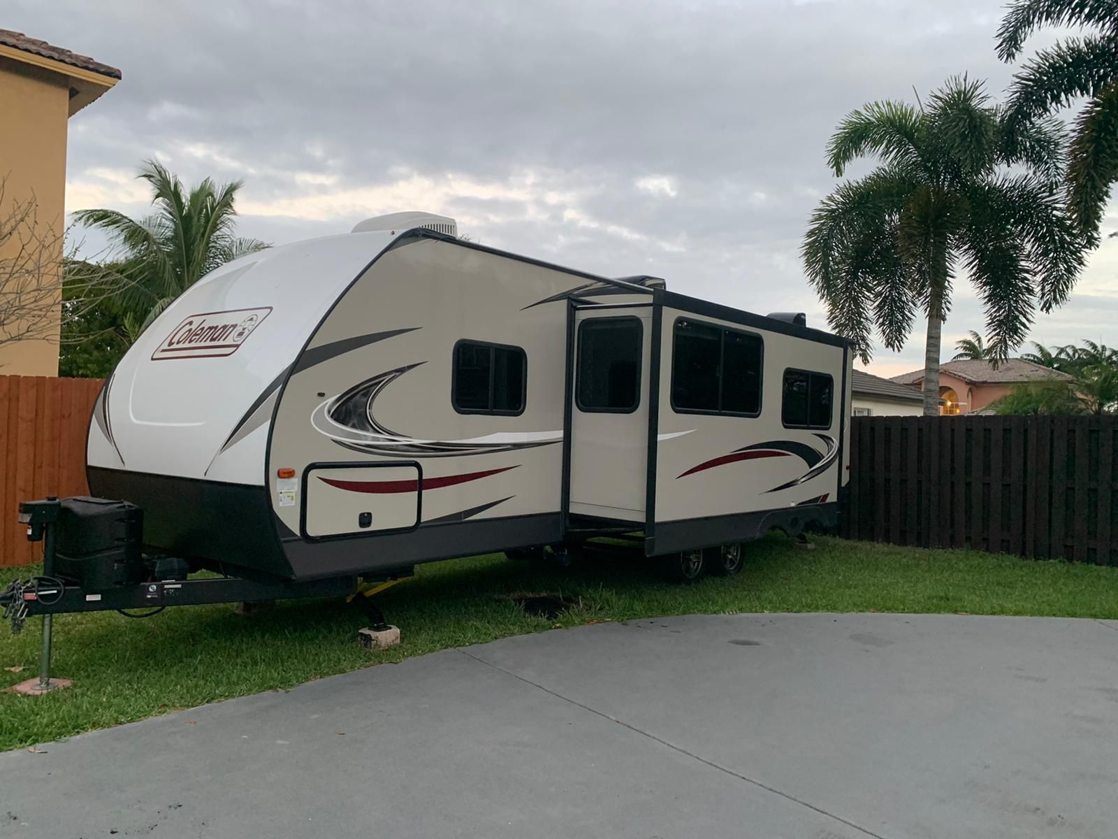 RV Coleman light 2020 Camping .
