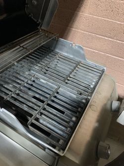 Opened Lid Weber Spirit E-210 BBQ Grill Asador Propane LP 2 Burners