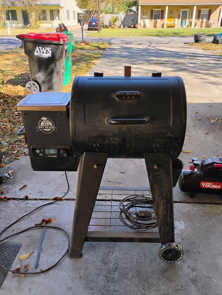 Pit boss Grill