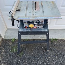 Ryobi 10 inch table saw and stand and blade great shape