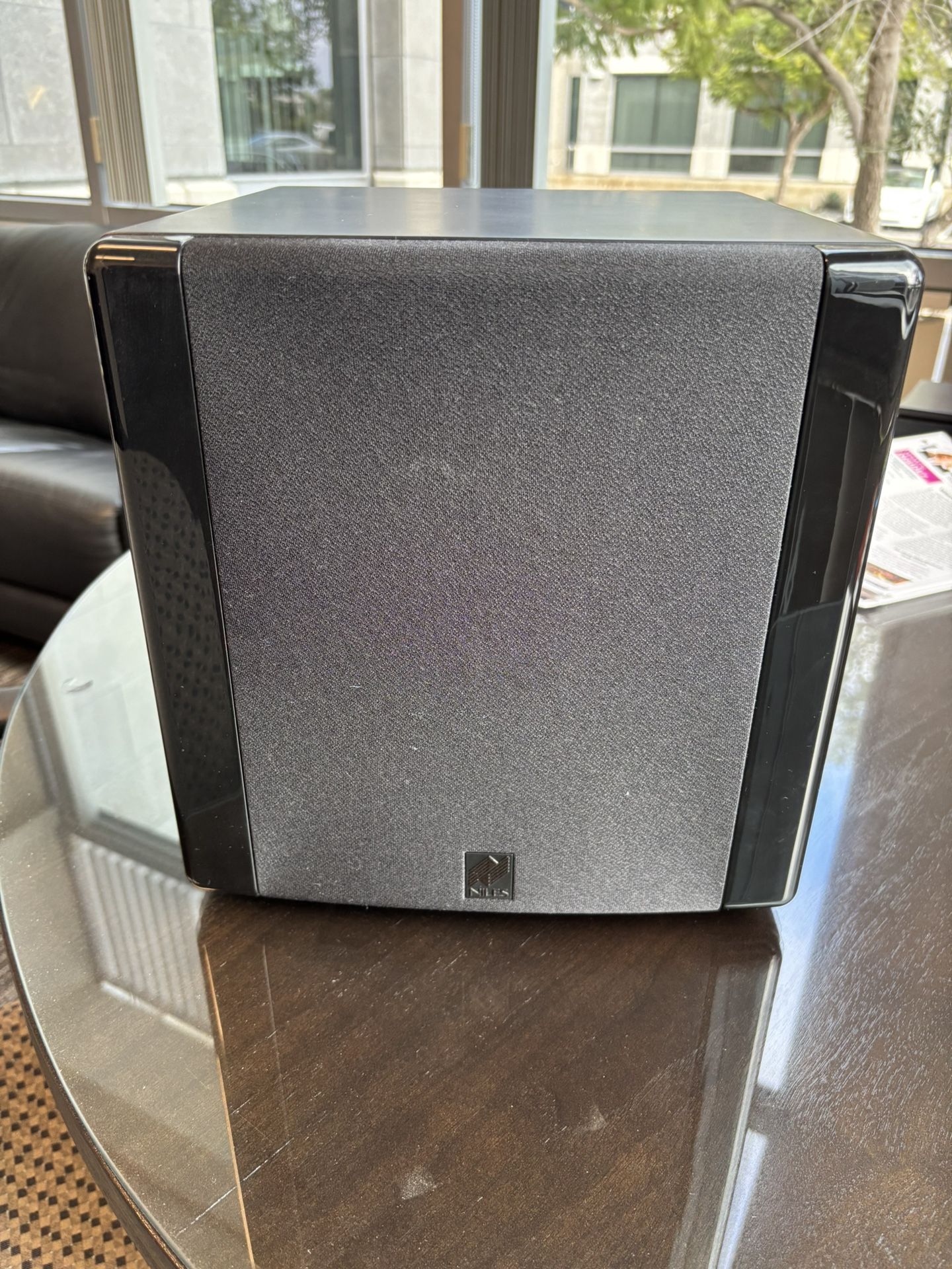 Niles SW8 Wireless Powered 1200 Watt Subwoofer