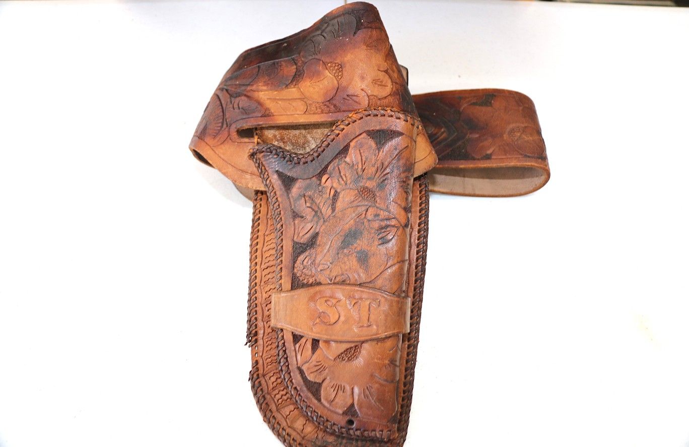 Vintage Hunter Brown handtooled leather gun belt and holster