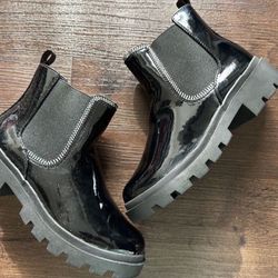 New Kids Shoes, Size 4US