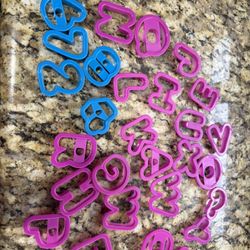 Assorted Plastic Cookie Cutters – Baking & Decorating Tools