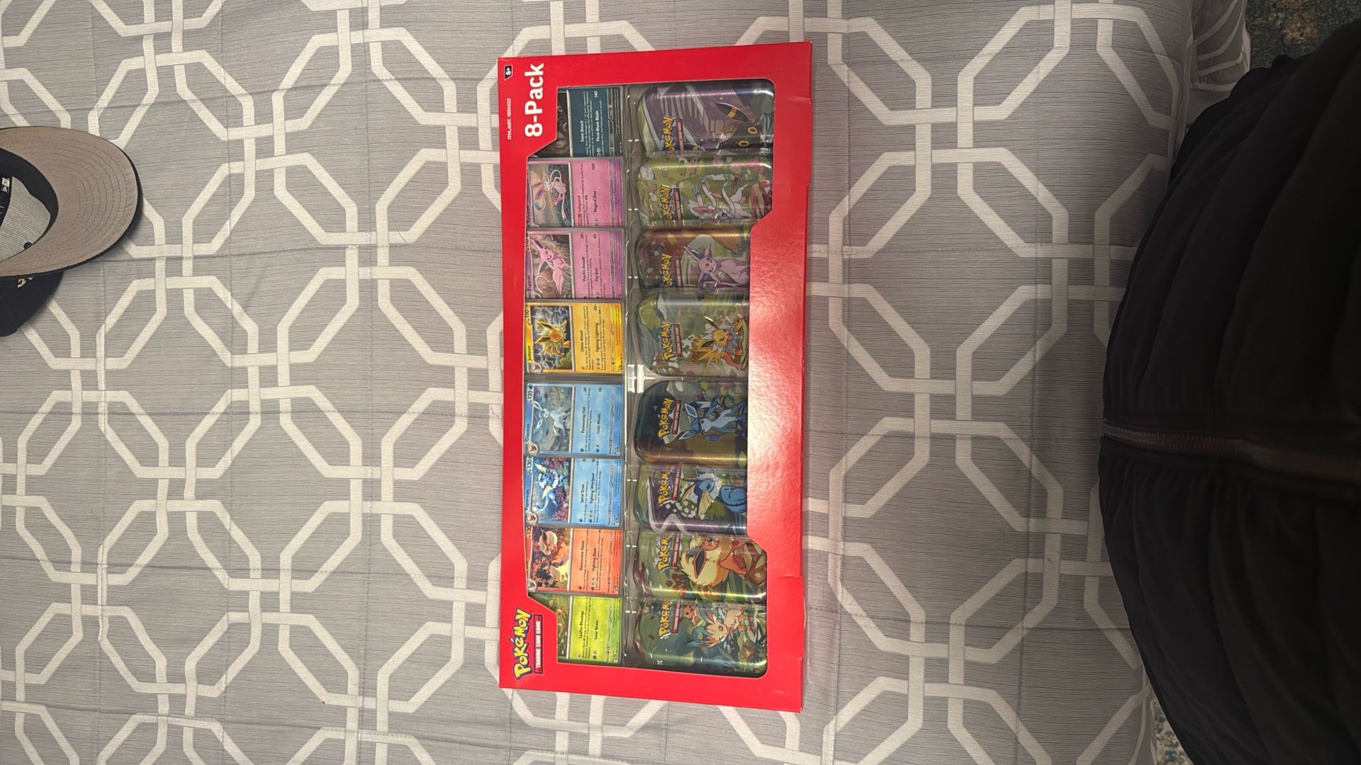 Pokémon cards 8pack Tin