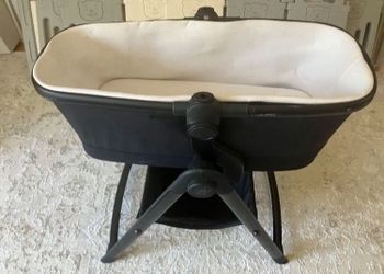 Silver Cross bassinet and the stand