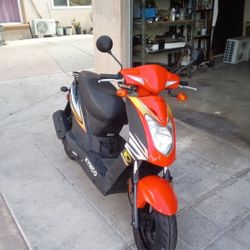 2018 KYMKO 125  LIKE NEW $550 Firm