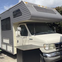  RV - Camper - Trailer 