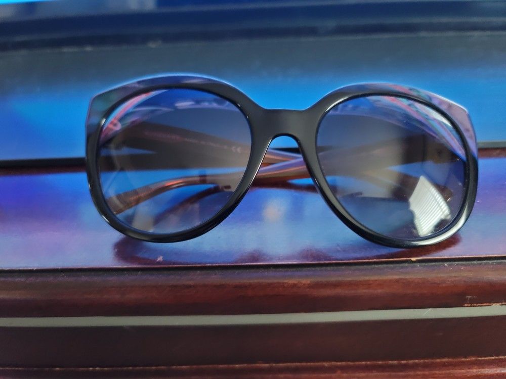 Women's Burberry Sunglasses $60 Pickup In Oakdale