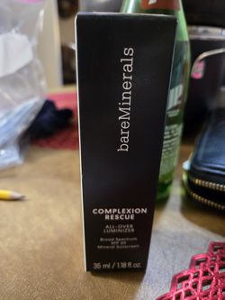 Complexion Rescue Tinted Moisturizer .