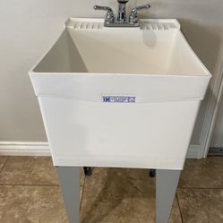 Utility sink