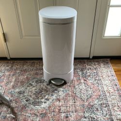 Munchkin Baby Diaper Genie